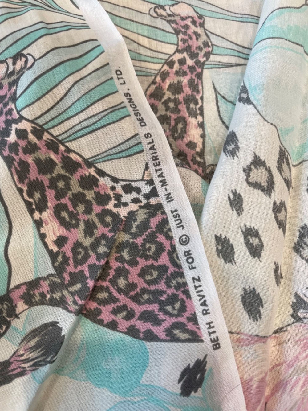 2 Yards Vintage Safari Fabric Beth Ravitz for Just In Materials Design Inc. - Picture 4 of 4